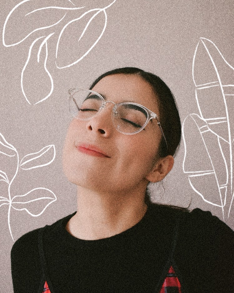 Karla Liliana Olivares trabajando